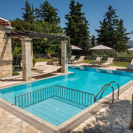 Petra Ii 'amanda' Apartment Fílippos